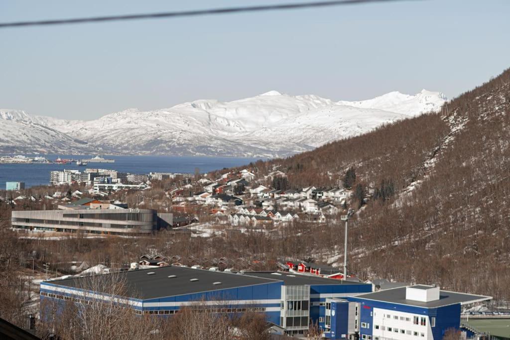 Big Family House With 3 Bedrooms Hébergement de vacances Tromsø